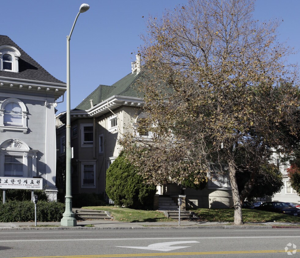 Building Photo - 3237-3239 Telegraph Ave