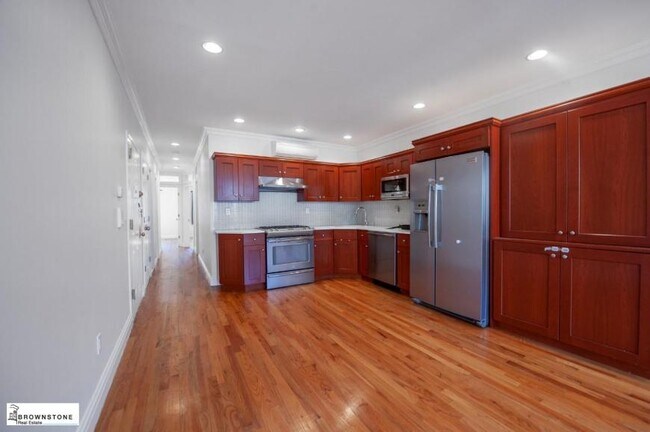 Foto del edificio - 3 bedroom in BROOKLYN NY 11215