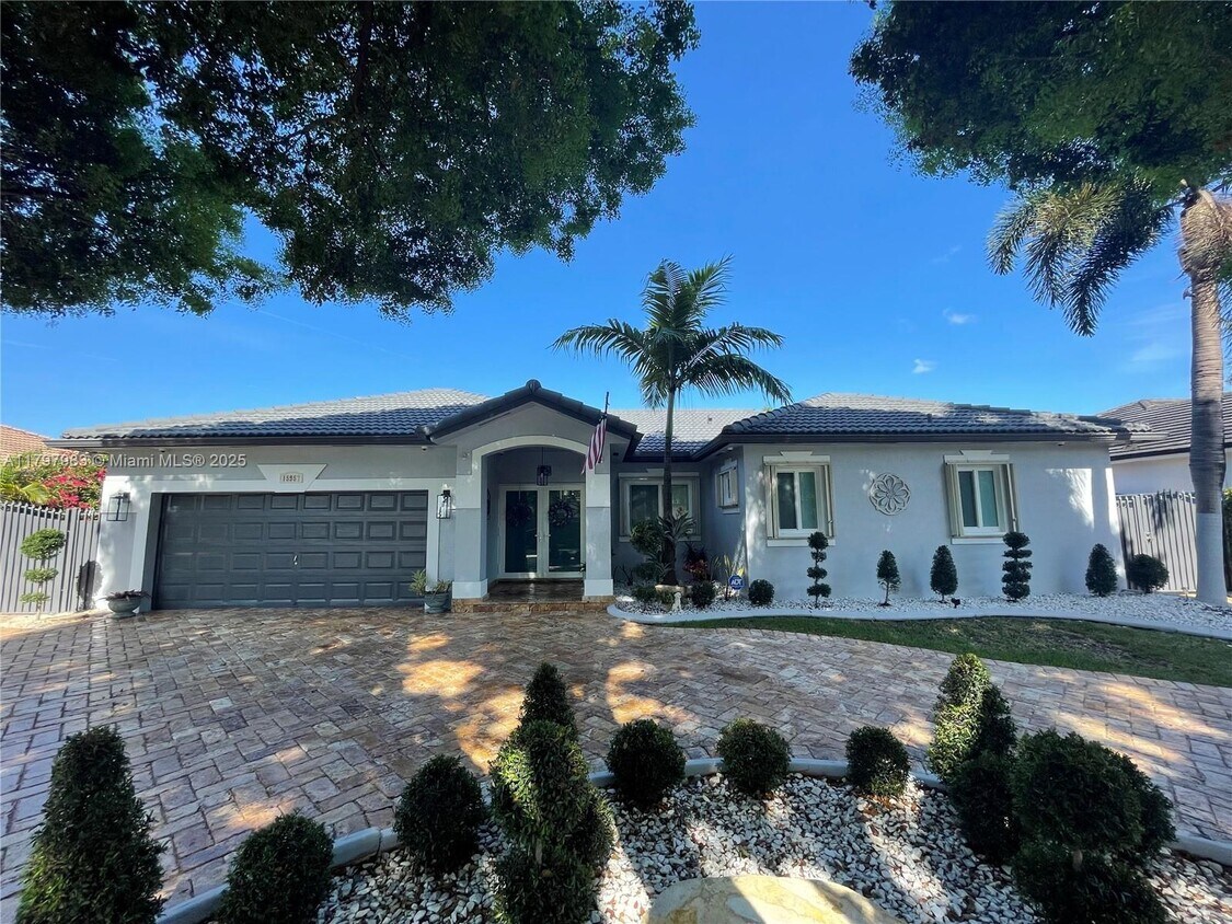 Foto del edificio - 15957 NW 77th Pl
