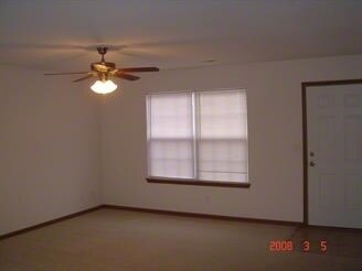 Foto del edificio - 501-521 NW Woodbury Dr