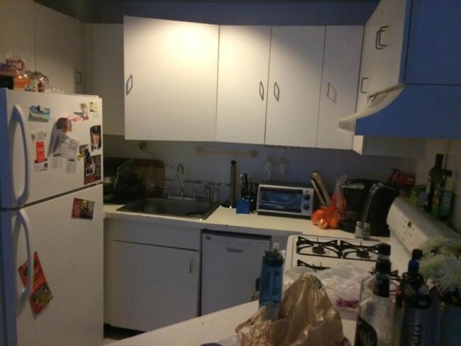 Building Photo - 27 Symphony Rd