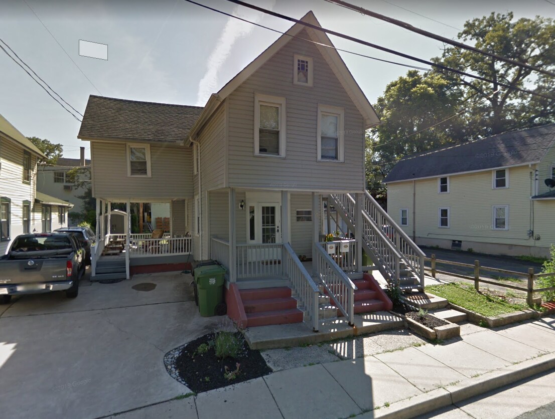 Primary Photo - 103 East Ave