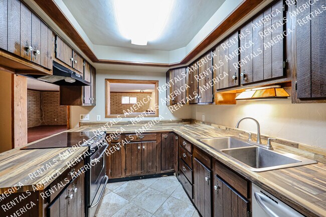 Foto del edificio - 12648 N 32nd Ave