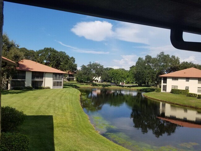 Building Photo - 2713 Hammock Ct