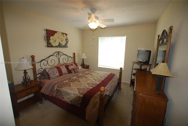 Building Photo - 2222 Tuscany Way
