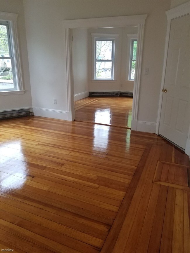 Foto del edificio - 3 br, 1 bath  - 28 Fairmont St