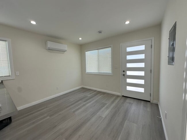 Foto del edificio - 8153 San Juan Ave