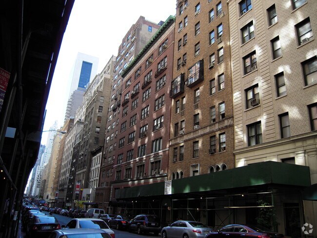 Building Photo - 140 W 58th St