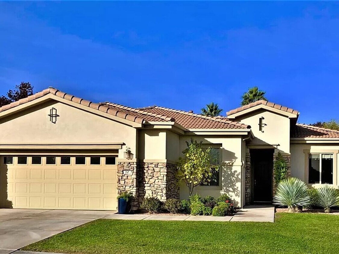 Foto principal - Charming 2 bedroom 2 bathroom home in Sunb...