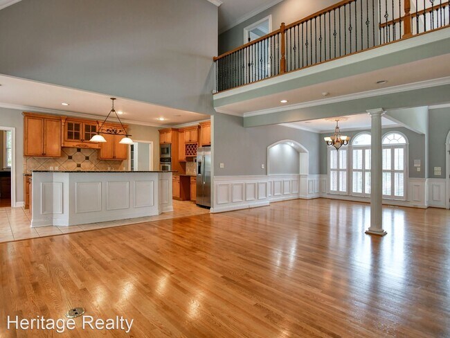 Building Photo - 4 br, 3.5 bath House - 1856 Greywell Rd