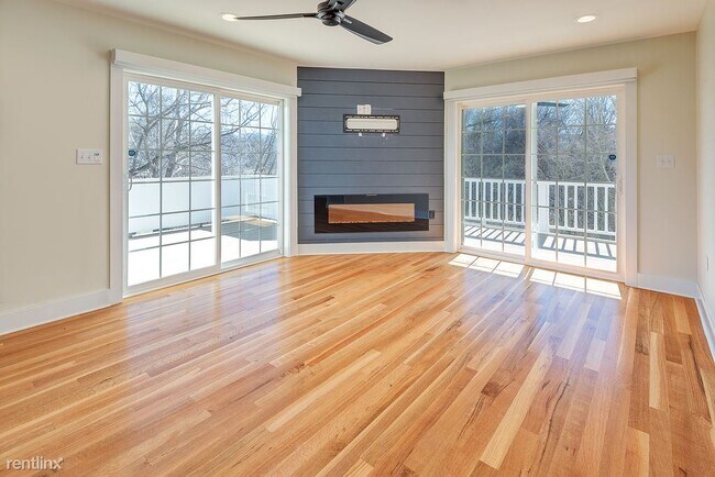 Building Photo - 4 br, 3.5 bath House - 119 Lakeshore Drive