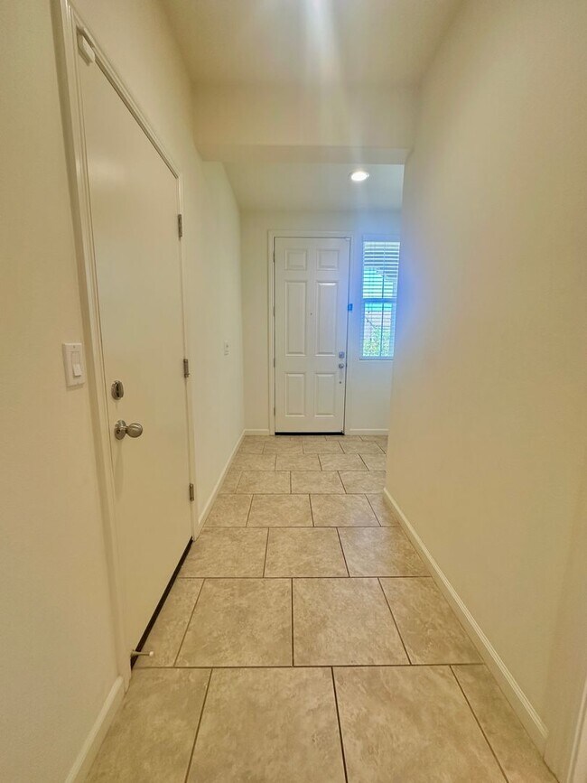 Foto del edificio - New to the Rental Market 4 Bedroom 3 Bathr...