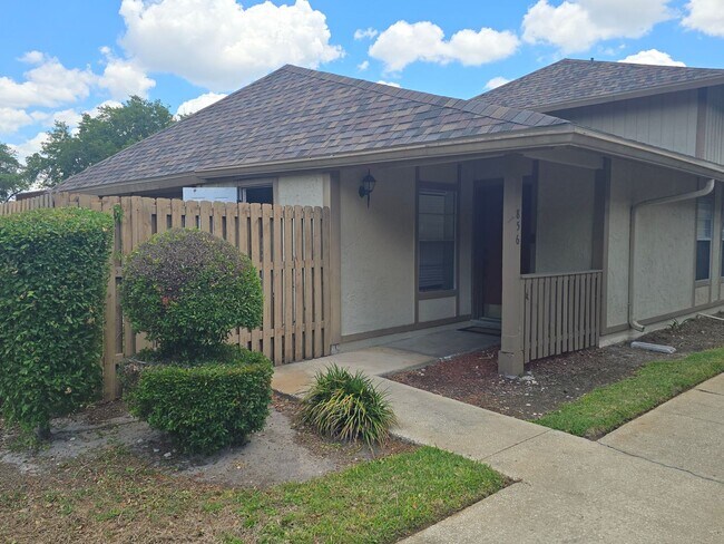 Foto del edificio - Charming 3/2 in Brandon, FL.