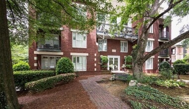 Building Photo - 416 Queens Rd