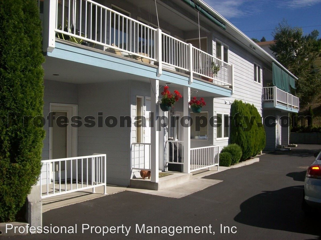 Primary Photo - 245 SW Higgins Ave