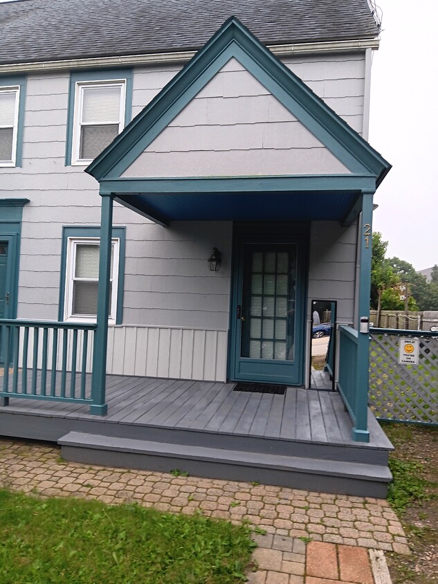 Front entrance - 21 Morse Ave