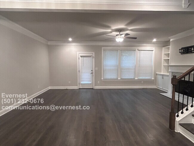 Foto del edificio - 1363 Harris Way S