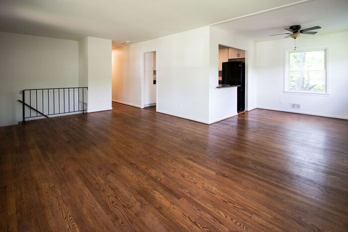 Foto principal - 5400 Stratford Ln