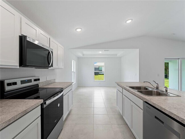 Building Photo - 1240 Birchcrest Blvd