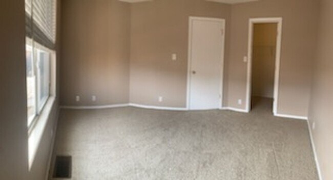 Building Photo - Beautiful two story, four bedroom home in North Hills Rio Rancho for lease