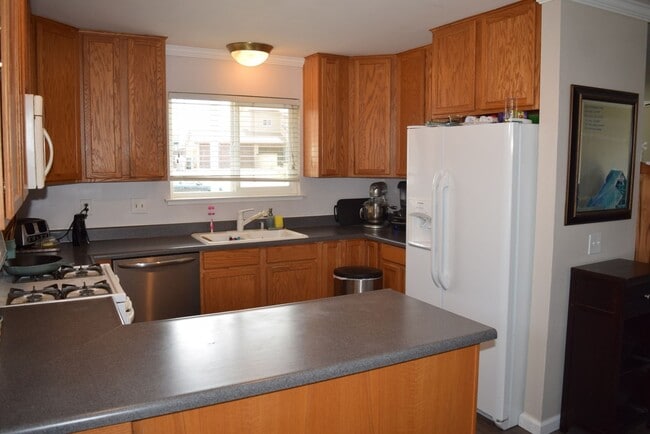 Building Photo - 5578 Coronado Way