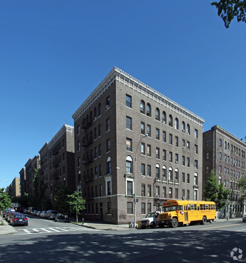 Primary Photo - 2600 Amsterdam Ave
