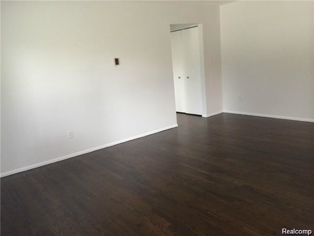Foto del edificio - 4910 Briarwood Ave