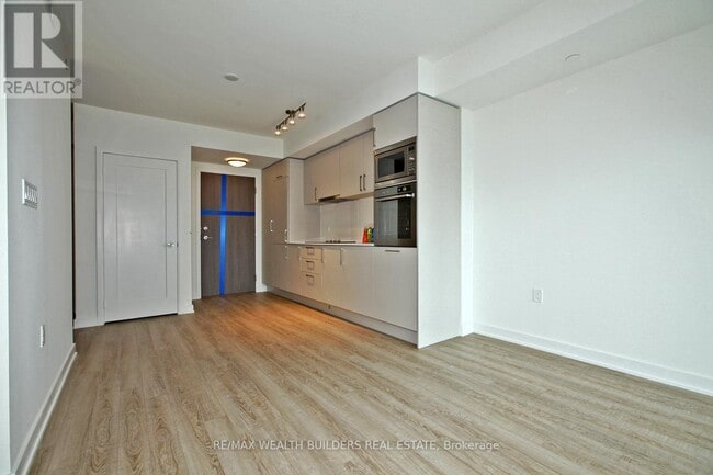 Photo du bâtiment - 27 Bathurst St