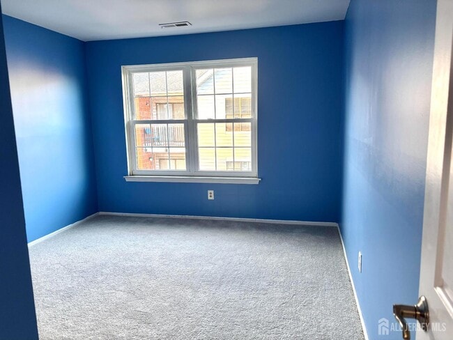 Foto del edificio - 98 Keystone Ct