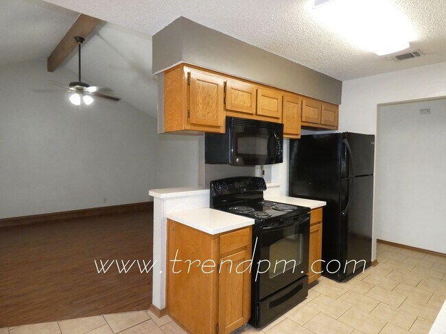 Building Photo - 317 Asbury Dr