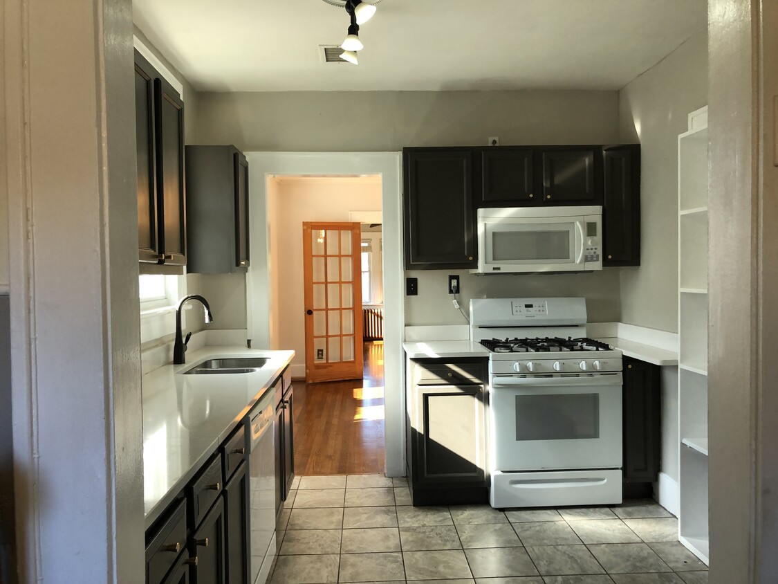 Kitchen - 1623 Lafayette Blvd