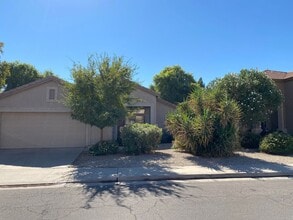 Building Photo - 763 W Canary Way