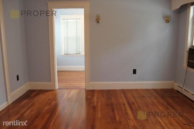Building Photo - 3 br, 1 bath Apartment - 200 Lake St # 1