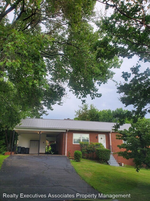Primary Photo - 3 br, 2 bath House - 2702 Patrick Avenue