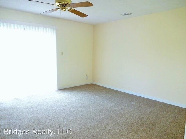 Building Photo - 2463 Riverlook Dr