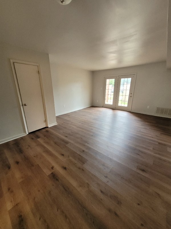 Building Photo - 89 W County St