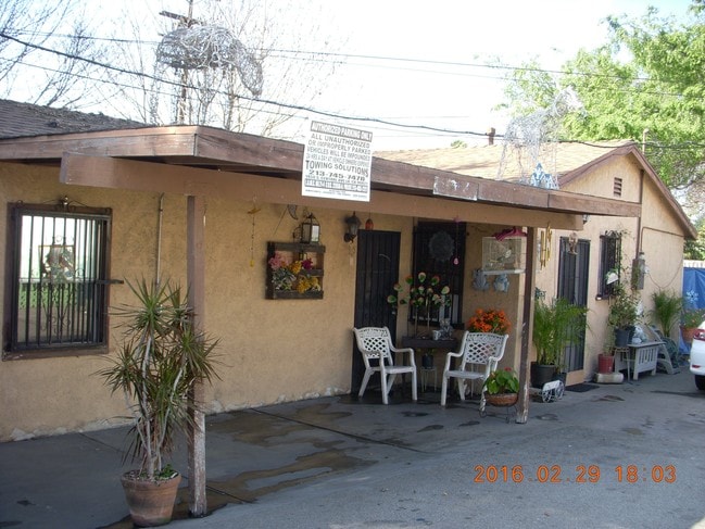 Building Photo - 5825 Florence Ave