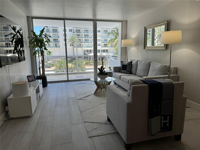 Building Photo - 5700 Collins Ave