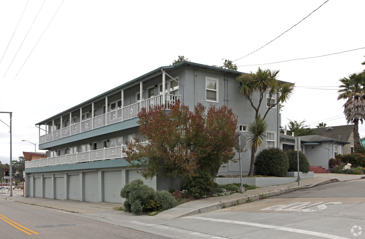 Primary Photo - Claradon Court Apartments