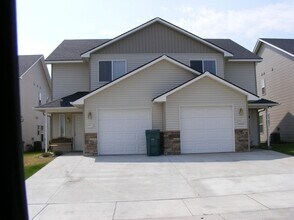 Building Photo - 3484 Vela Pl