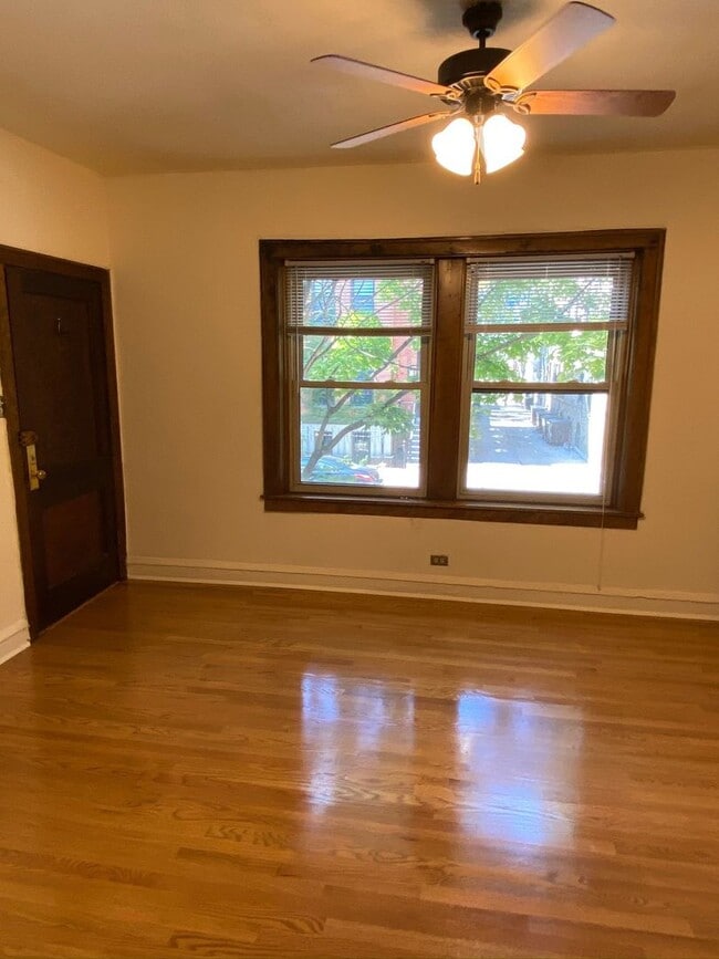 Interior Photo - 2339 N. Geneva