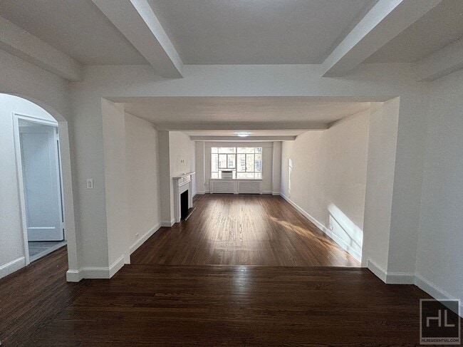 Building Photo - FIFTH AVENUE