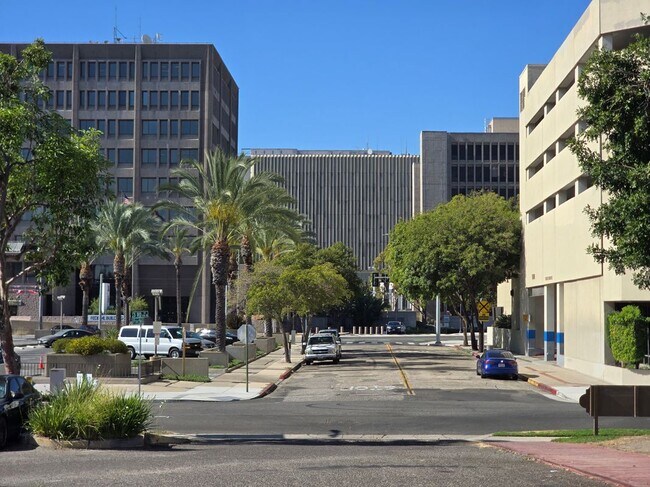 Foto del edificio - 600 W 3rd St