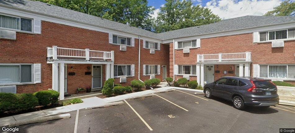 Primary Photo - 1340 Greenwillow Ln