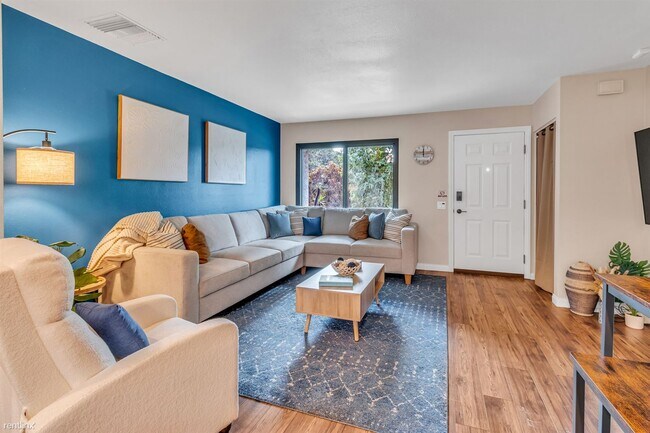 Foto del edificio - 2 br, 1 bath Townhome - 2250 Caminito Pesc...