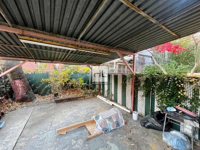 Foto del edificio - Whole Floor 1 Bed + Home Office w Private ...