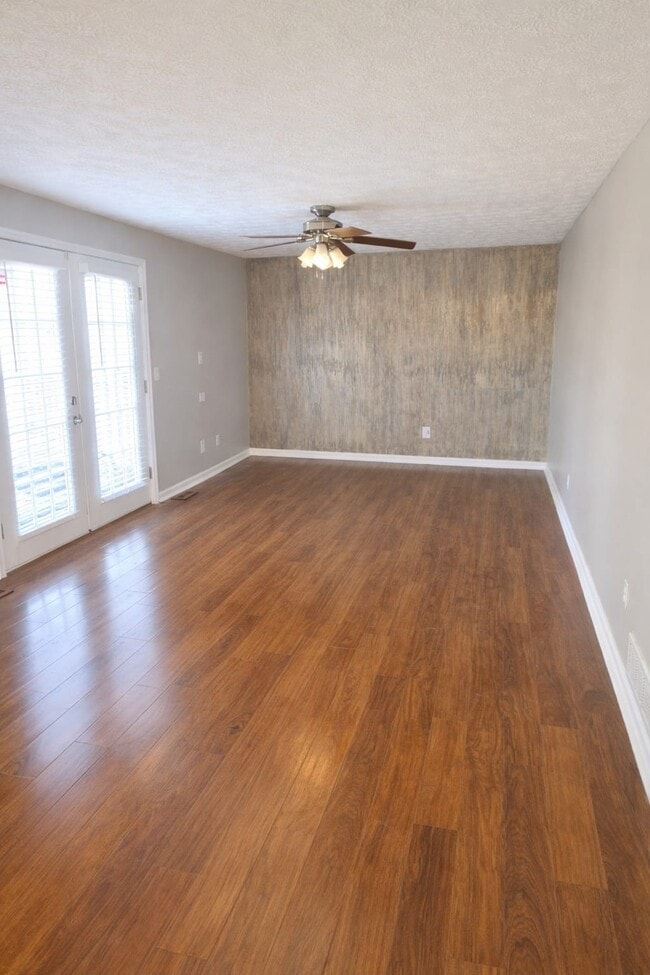 Building Photo - 1260 Komura Ct