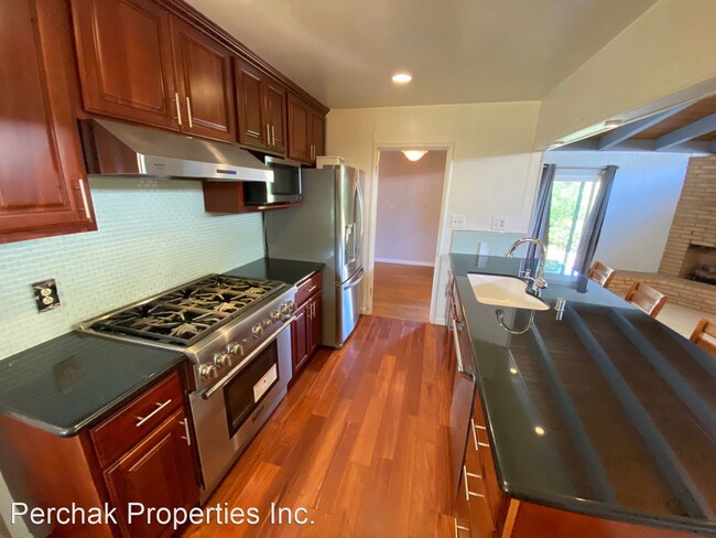 3 br, 2 bath House - 1806 Magnolia Way photo'