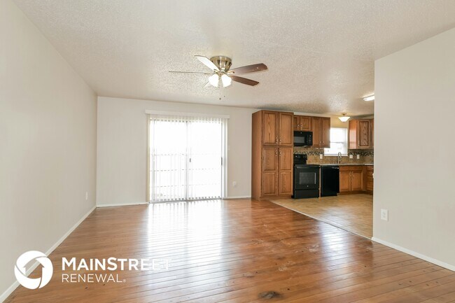 Foto del edificio - 6431 Brown Fox Dr