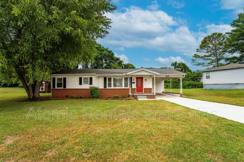Foto principal - 815 Julianne Dr